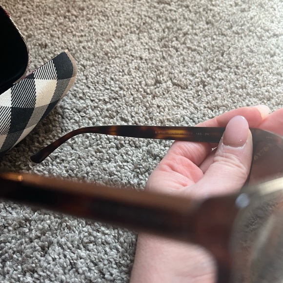 Burberry Women’s Sunglasses + Case - Picture 6 of 7